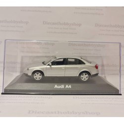 Minichamps 957.002 Audi A4 sedan in silver