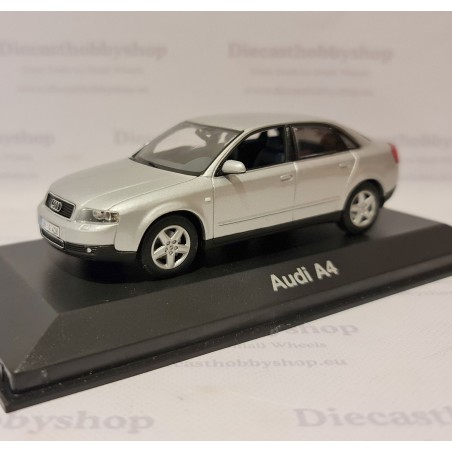 Minichamps 957.002 Audi A4 sedan in silver