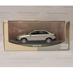 Minichamps 957.002 Audi A4 sedan in silver